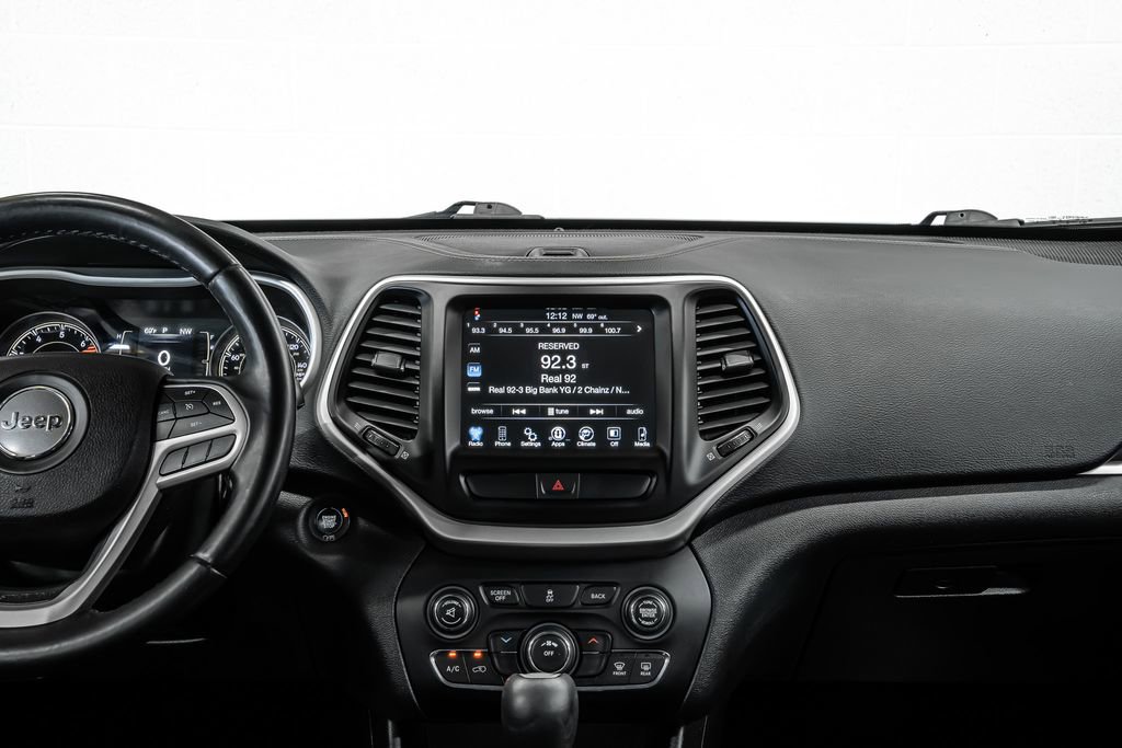 Used 2018 Jeep Cherokee Latitude Plus image 15