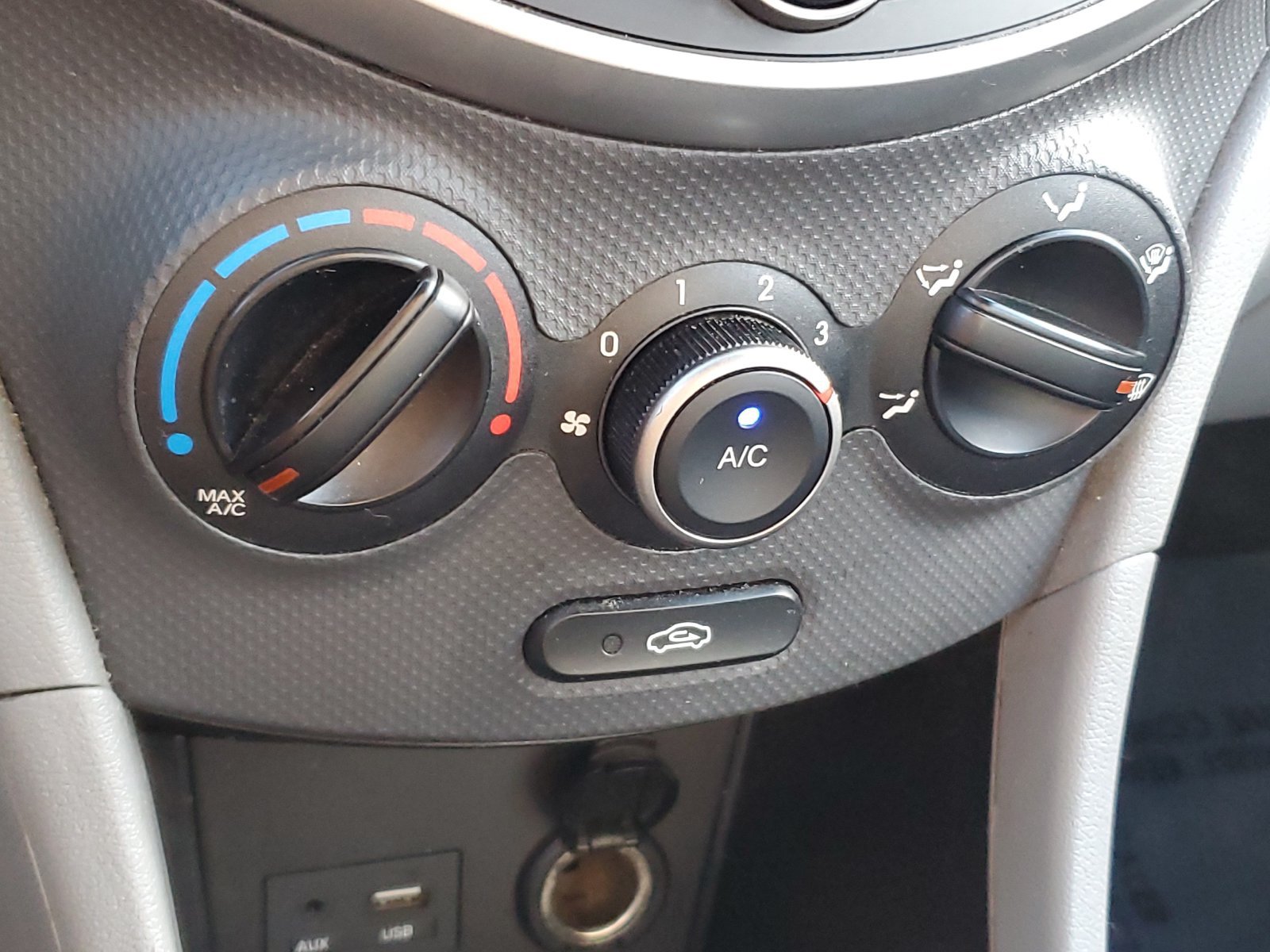 Used 2017 Hyundai Accent SE FWD image 27