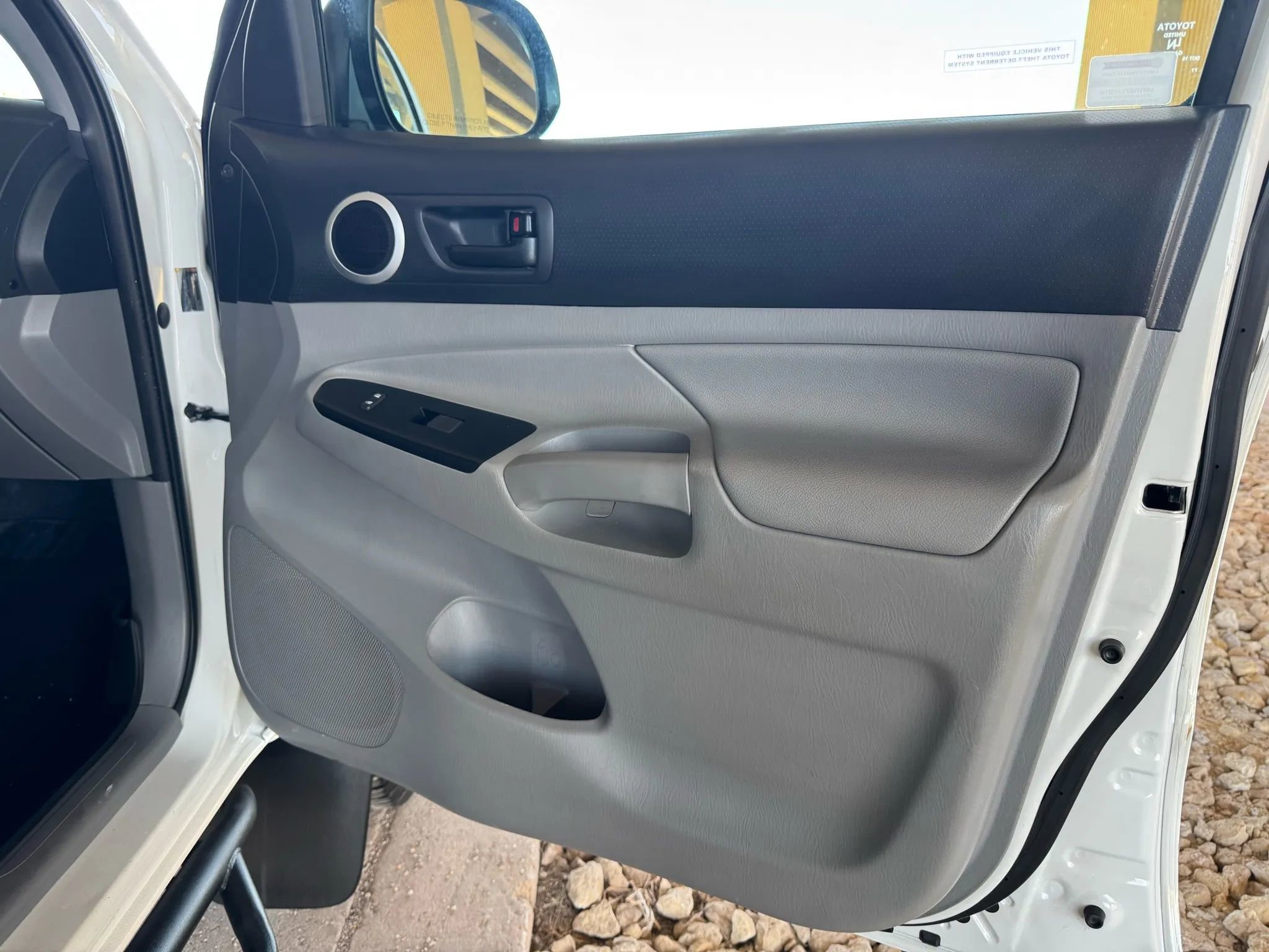 Used 2015 Toyota Tacoma PreRunner w/ SR5 Package image 18