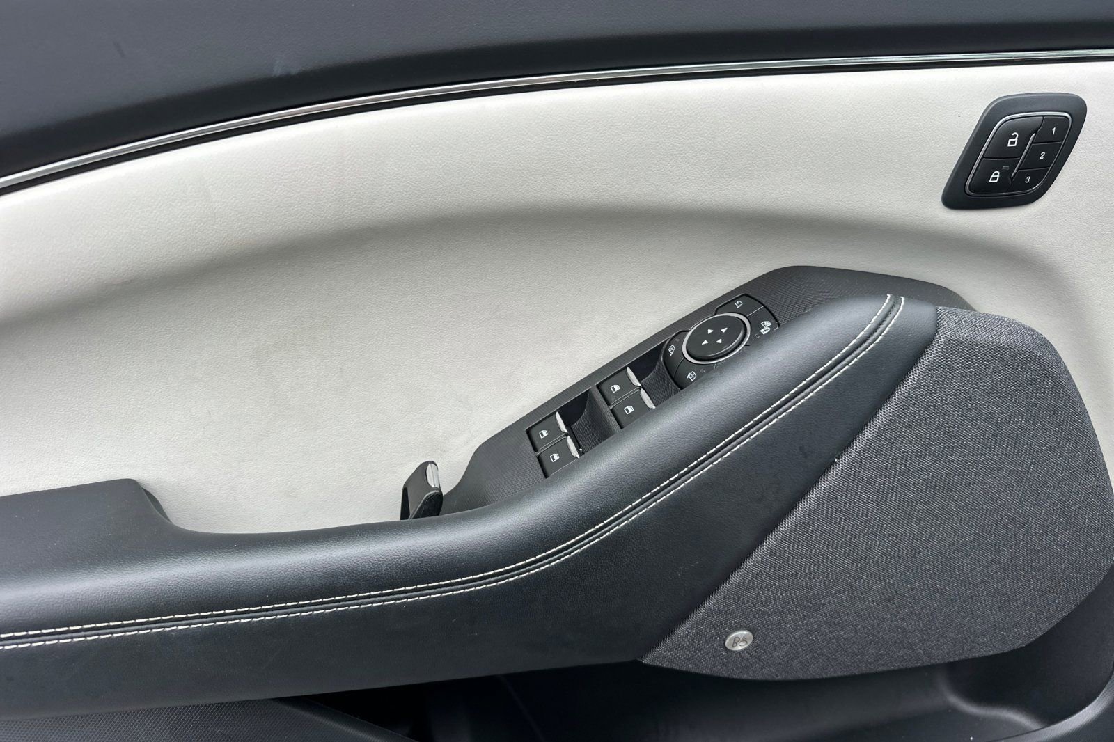 Used 2022 Ford Mustang Mach-E Premium image 10