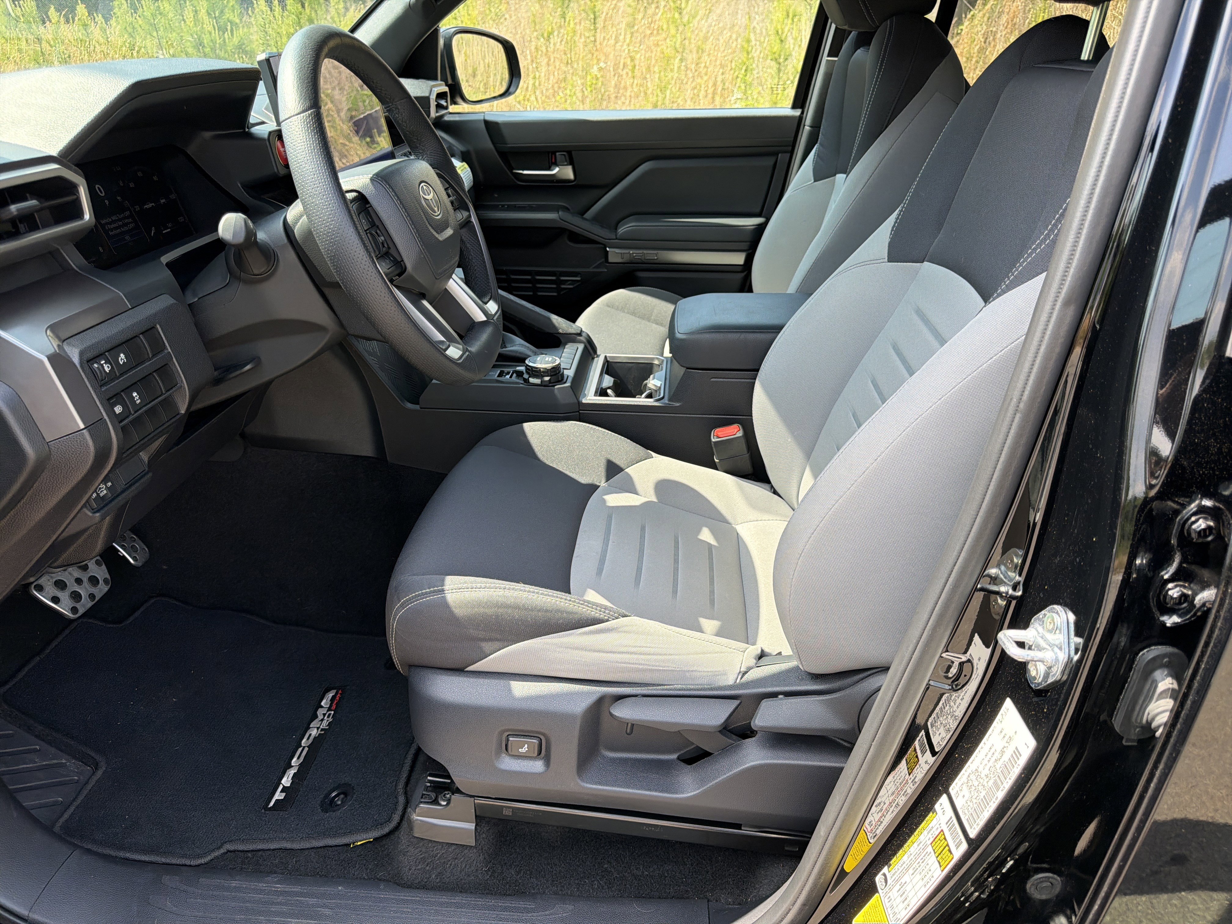 Used 2025 Toyota Tacoma TRD Sport AWD/4WD image 9