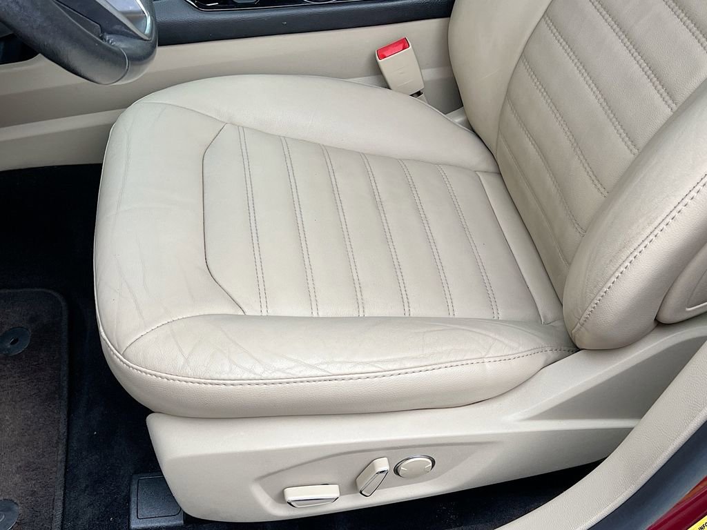 Used 2015 Ford Fusion SE w/ Equipment Group 202A image 14