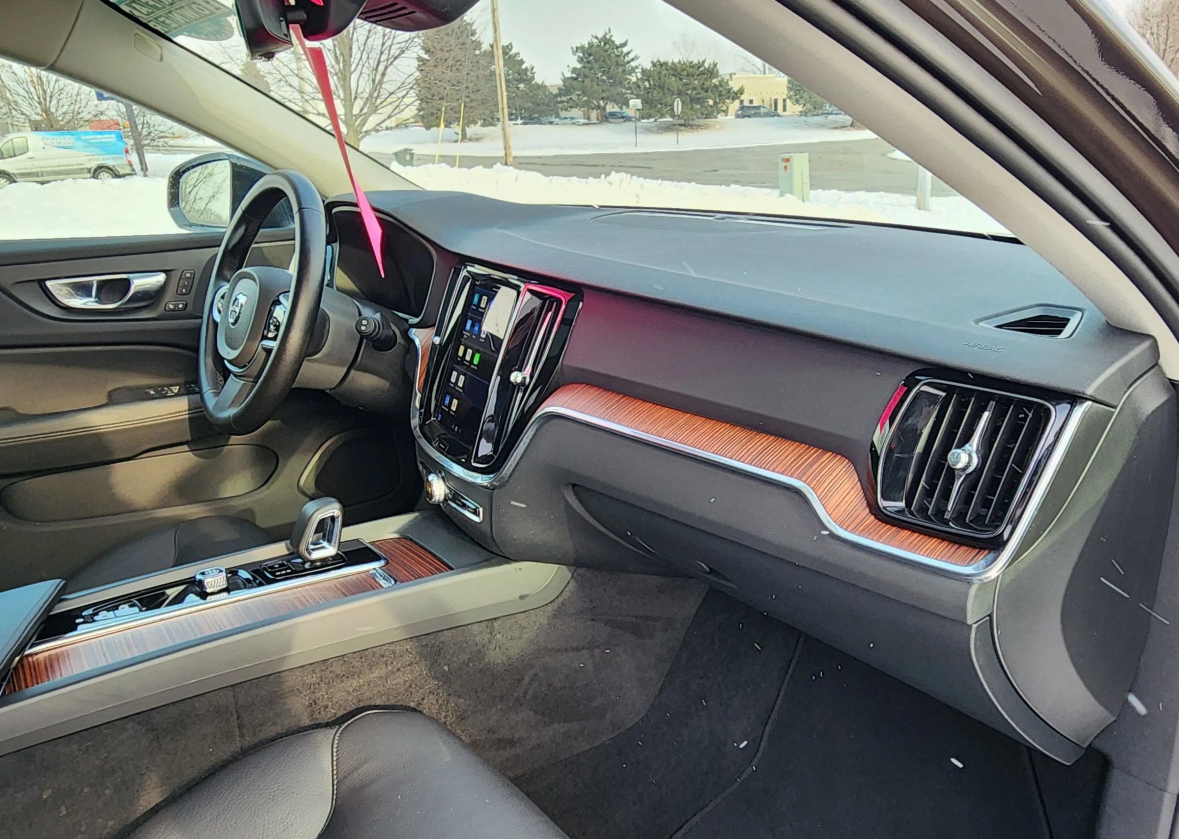 Used 2025 Volvo V60 B5 Cross Country Plus image 40