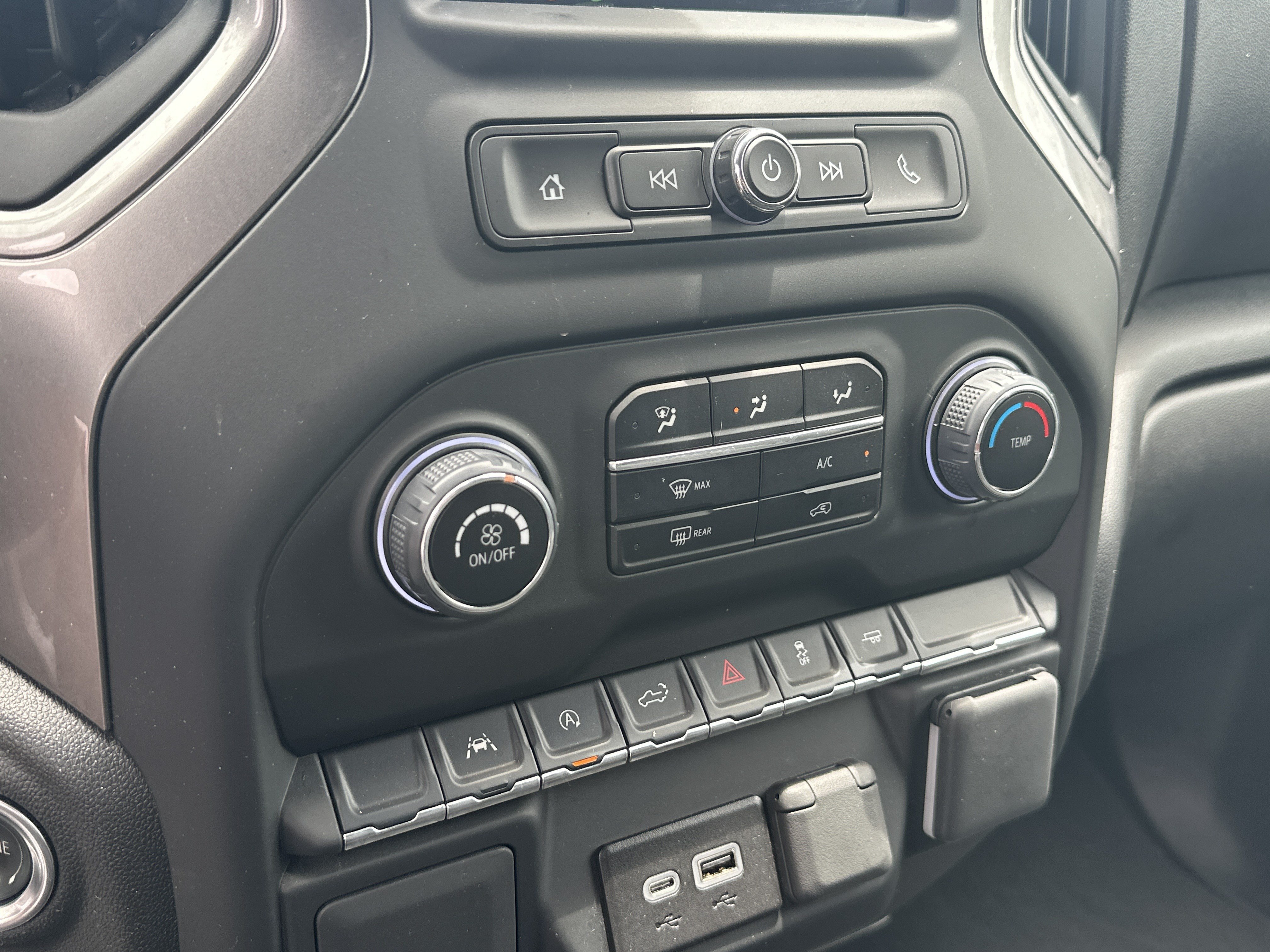 Used 2024 Chevrolet Silverado 1500 Custom RWD image 26