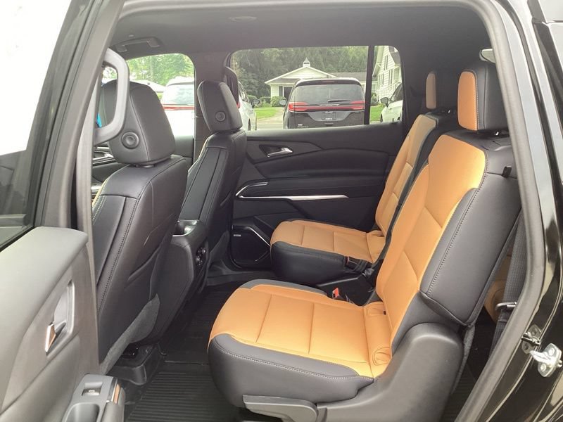 New 2027 Chevrolet Traverse Z71 w/ Enhanced Driving Package AWD/4WD image 19