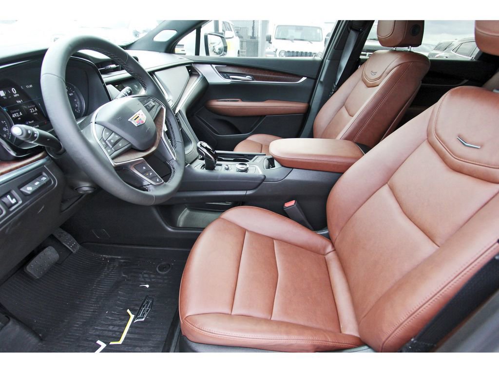Used 2025 Cadillac XT5 Premium Luxury w/ Technology Package image 6