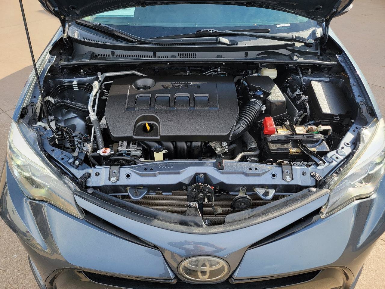 Used 2017 Toyota Corolla SE w/ Carpet Mat Package (TMS) FWD image 12