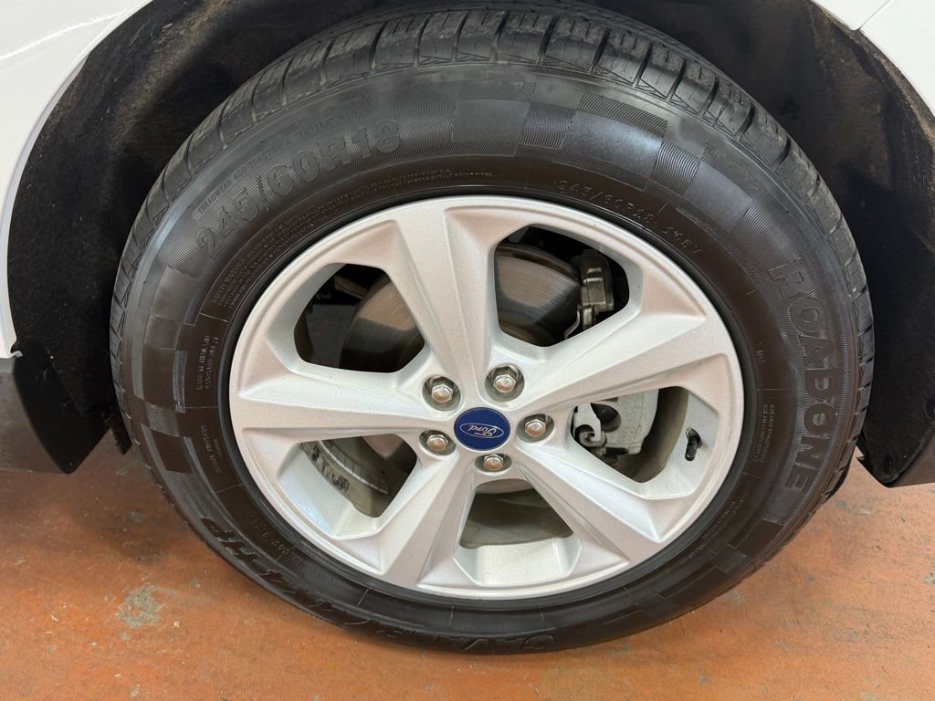 Used 2020 Ford Edge SE image 8