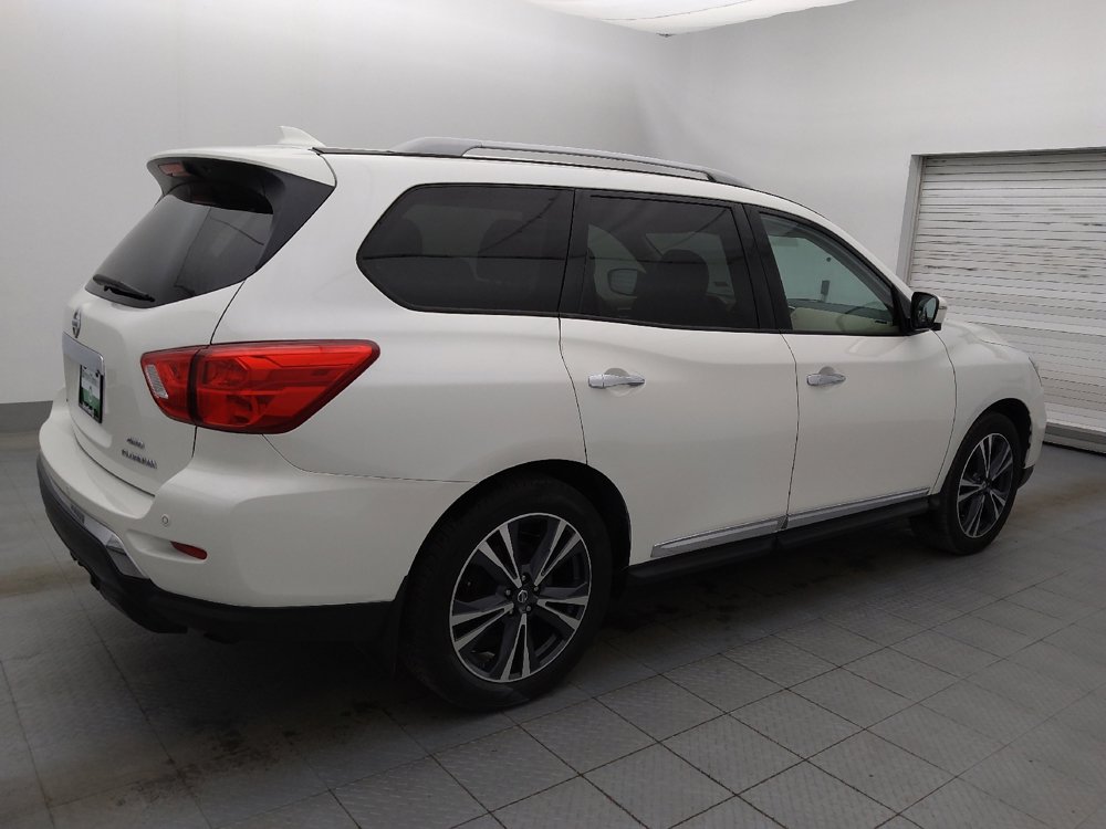 Used 2019 Nissan Pathfinder Platinum image 10