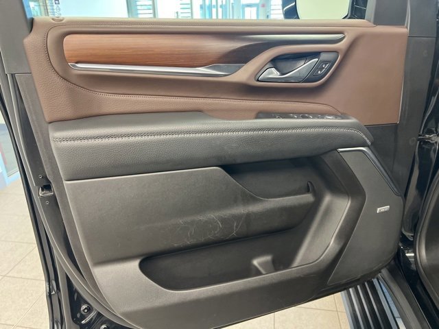 Used 2021 GMC Yukon XL Denali w/ Denali Premium Package image 16