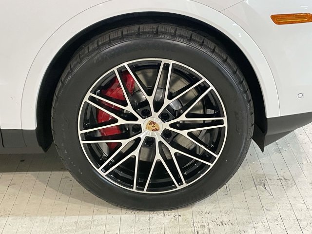 New 2026 Porsche Cayenne S AWD/4WD image 16