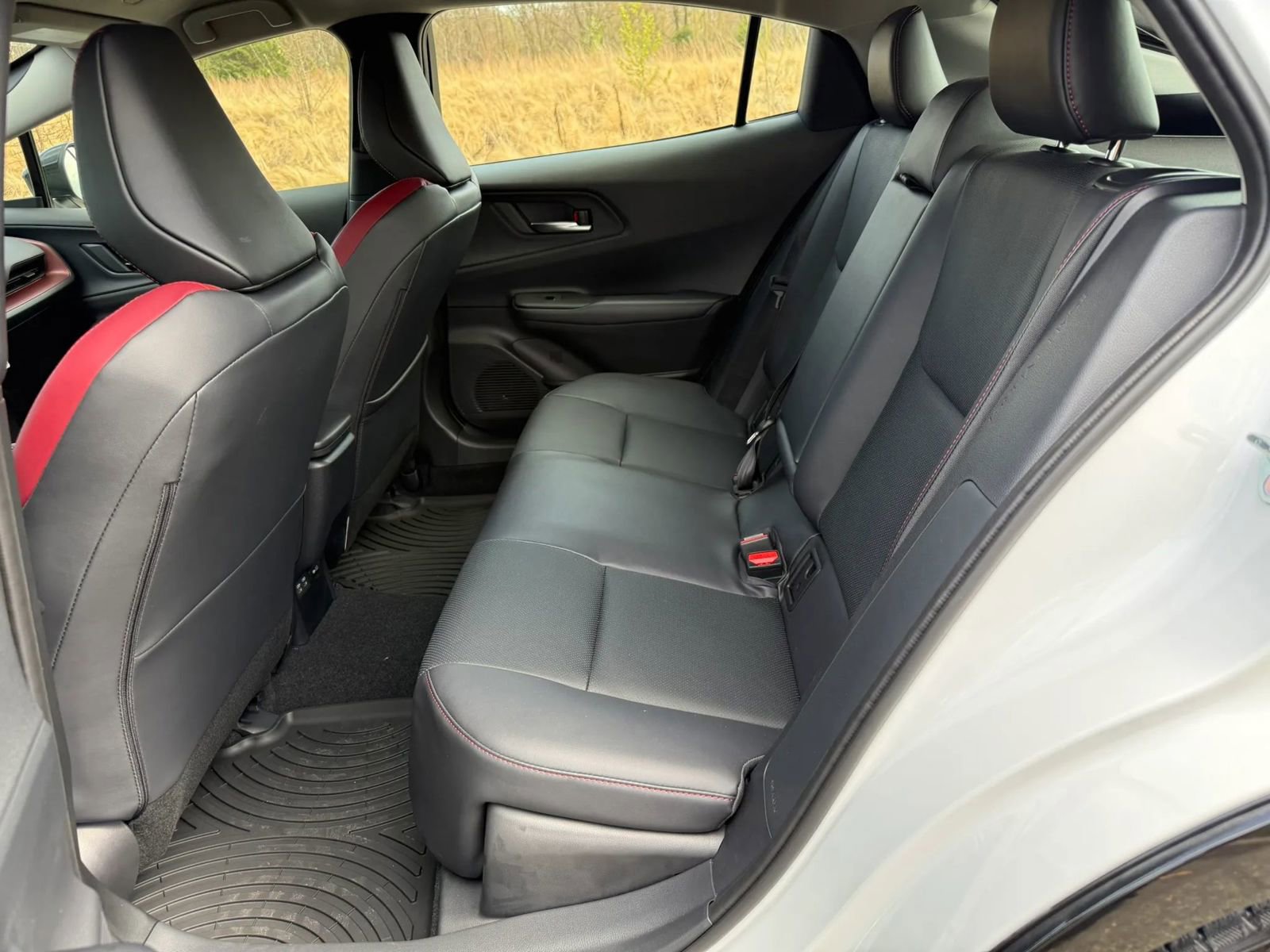 Used 2026 Toyota Prius Plug-In Hybrid FWD image 33