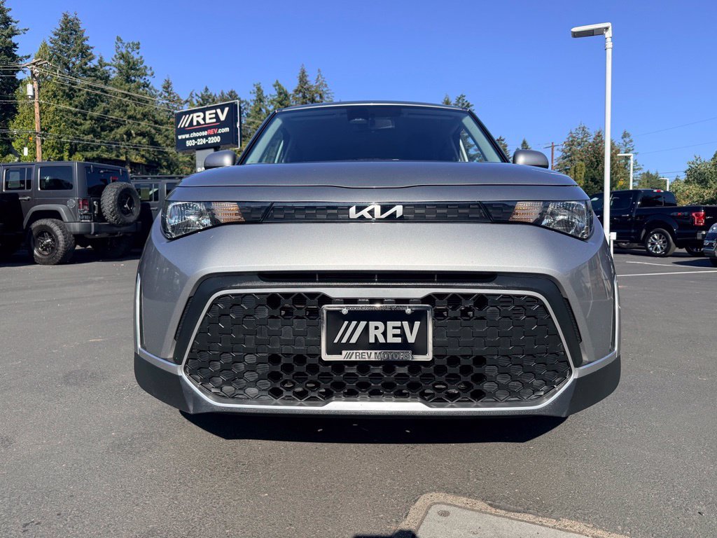 Used 2023 Kia Soul LX w/ Option Group 015 FWD image 8