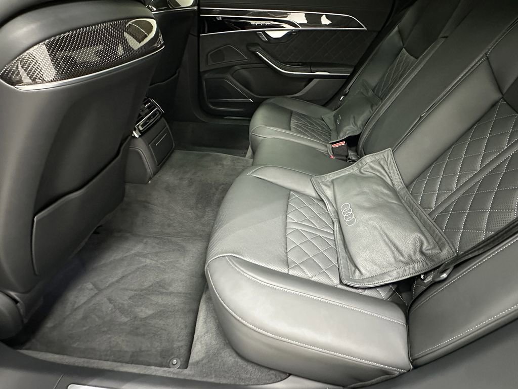 Used 2025 Audi S8 image 24