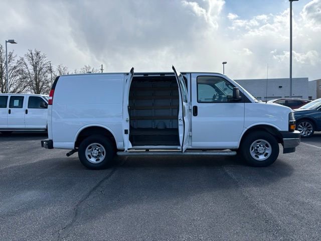 Used 2024 Chevrolet Express 2500 w/ Driver Convenience Package image 12