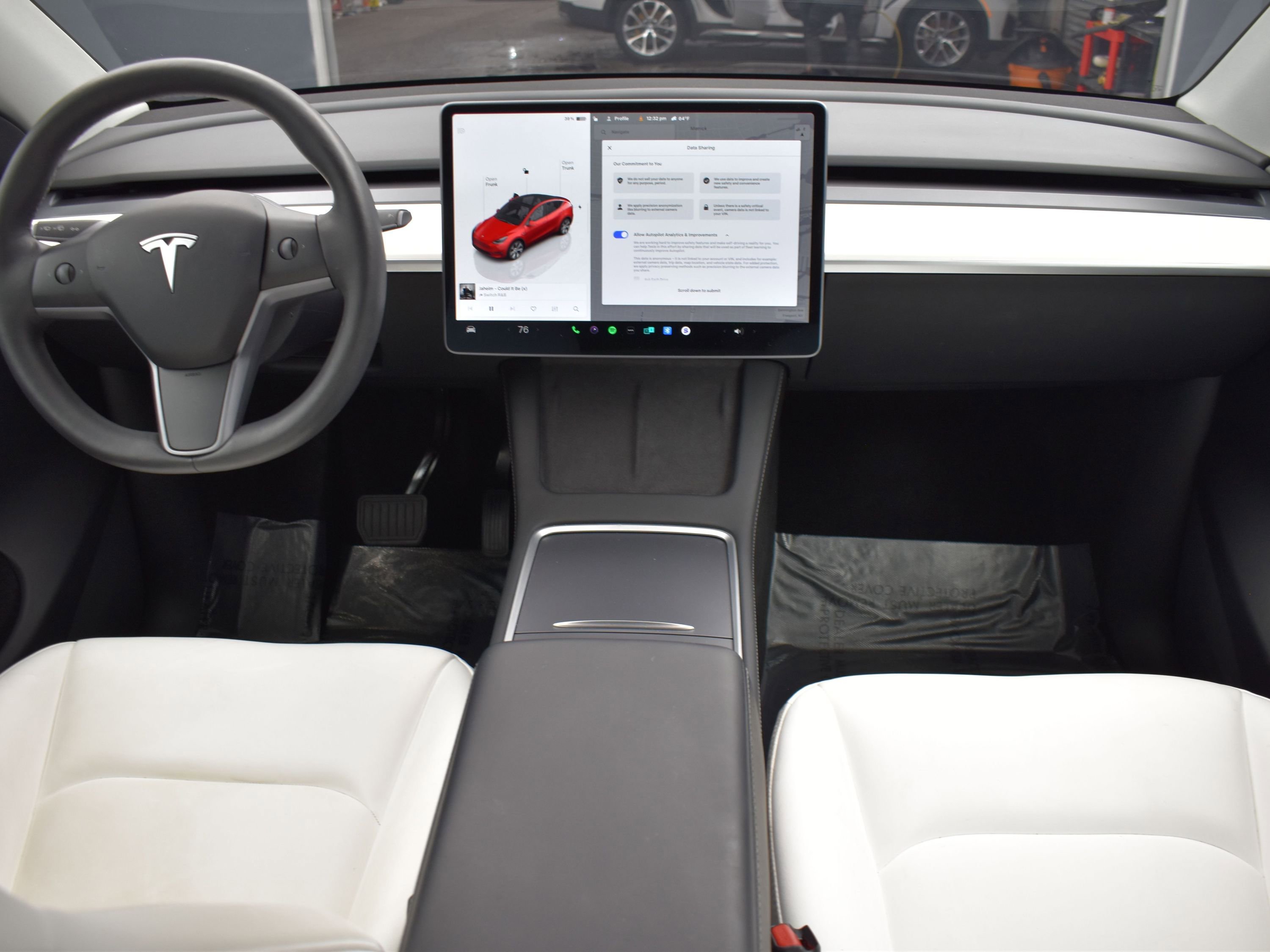 Used 2023 Tesla Model Y Long Range image 18