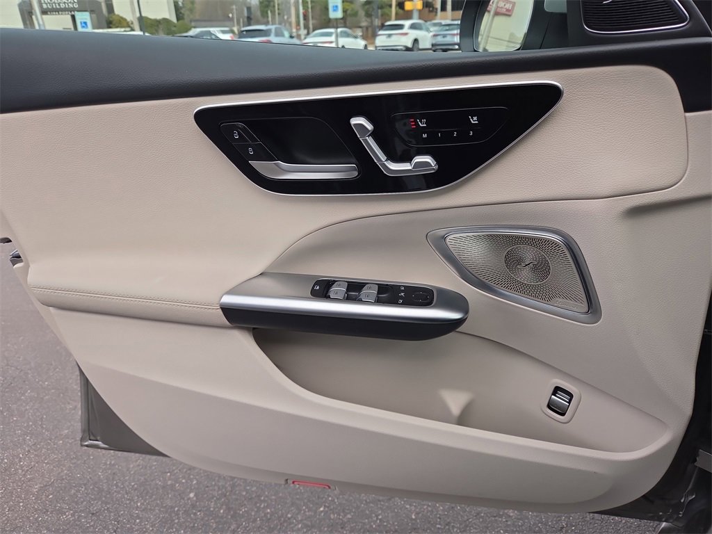 Used 2023 Mercedes-Benz C 300 Sedan image 22