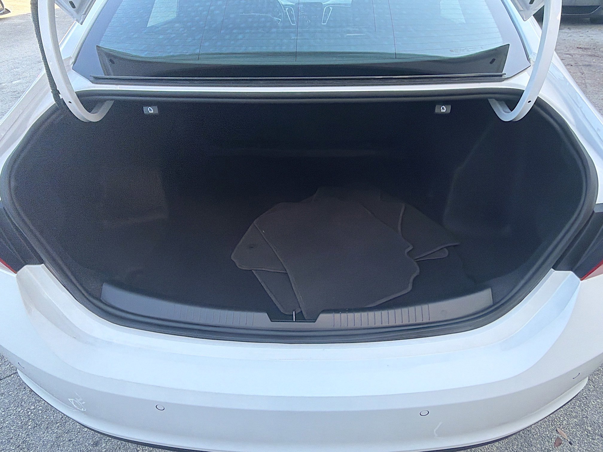 Used 2025 Chevrolet Malibu LT FWD image 25