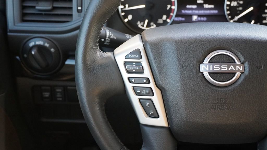 Used 2024 Nissan Titan SV w/ SV Convenience Package image 28