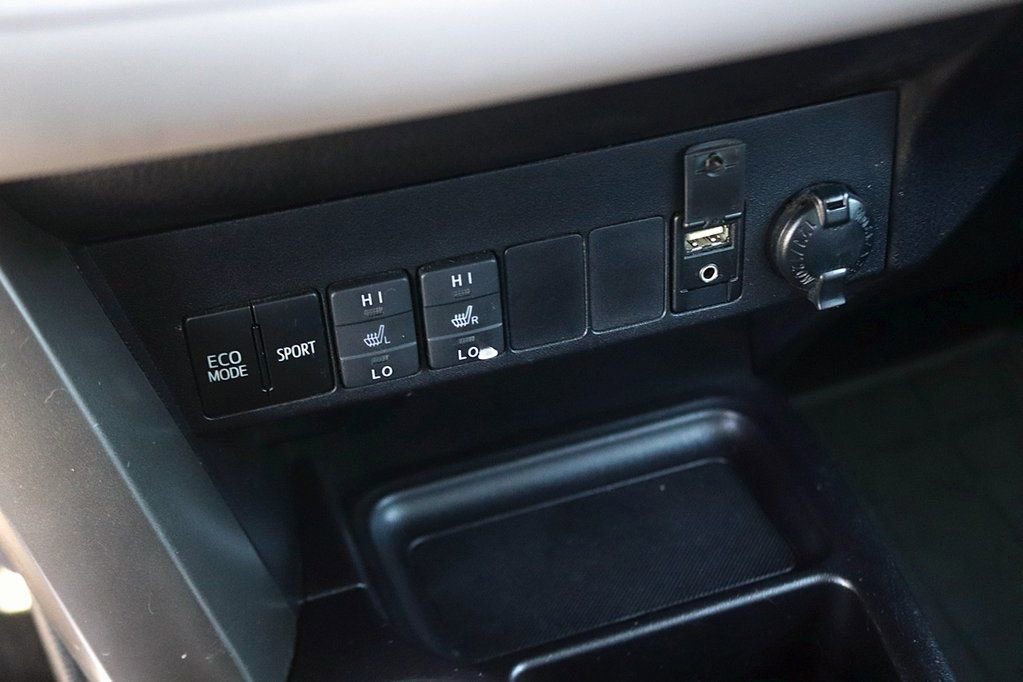 Used 2015 Toyota RAV4 Limited image 23