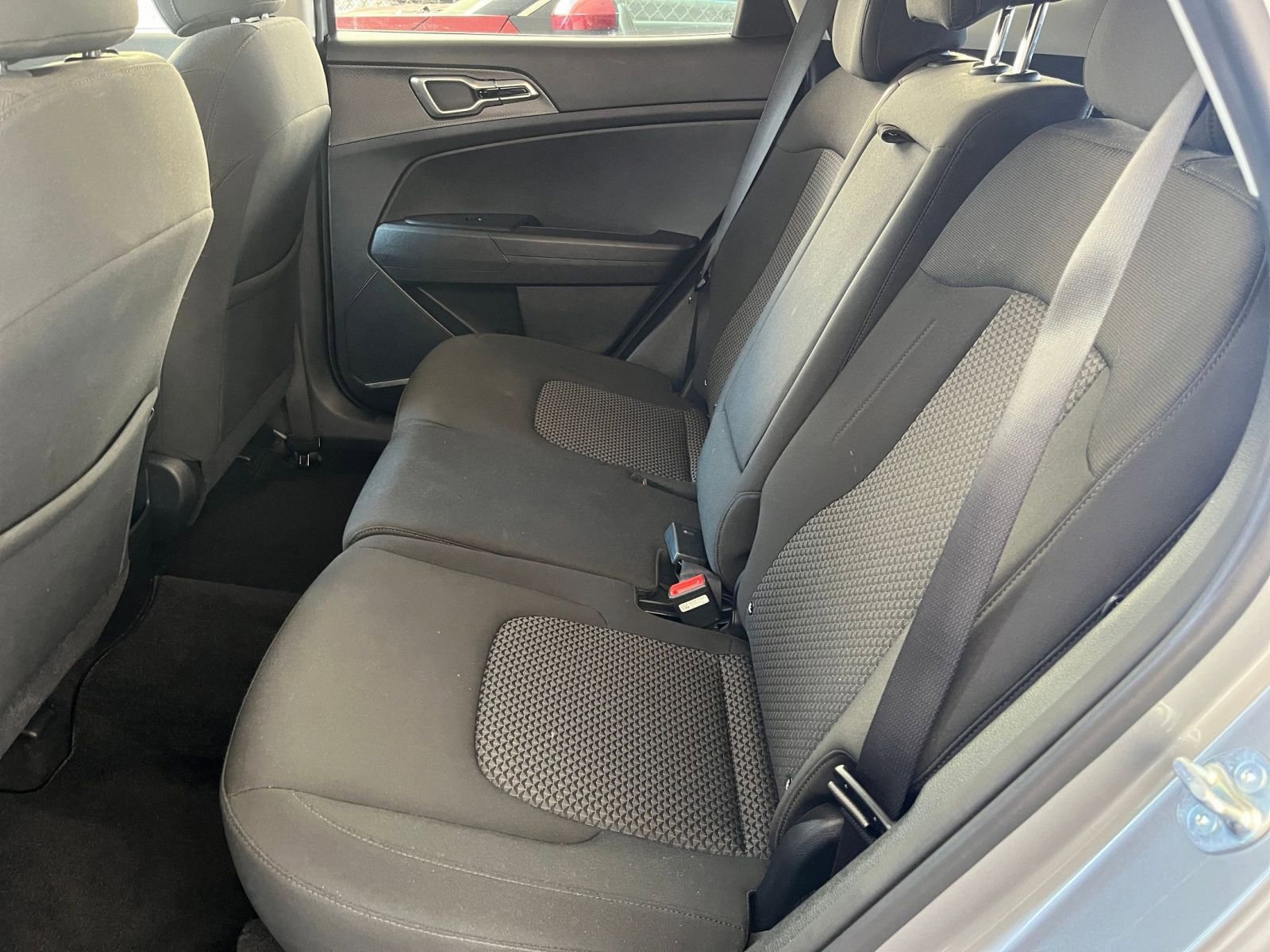 Used 2025 Kia Sportage LX image 36