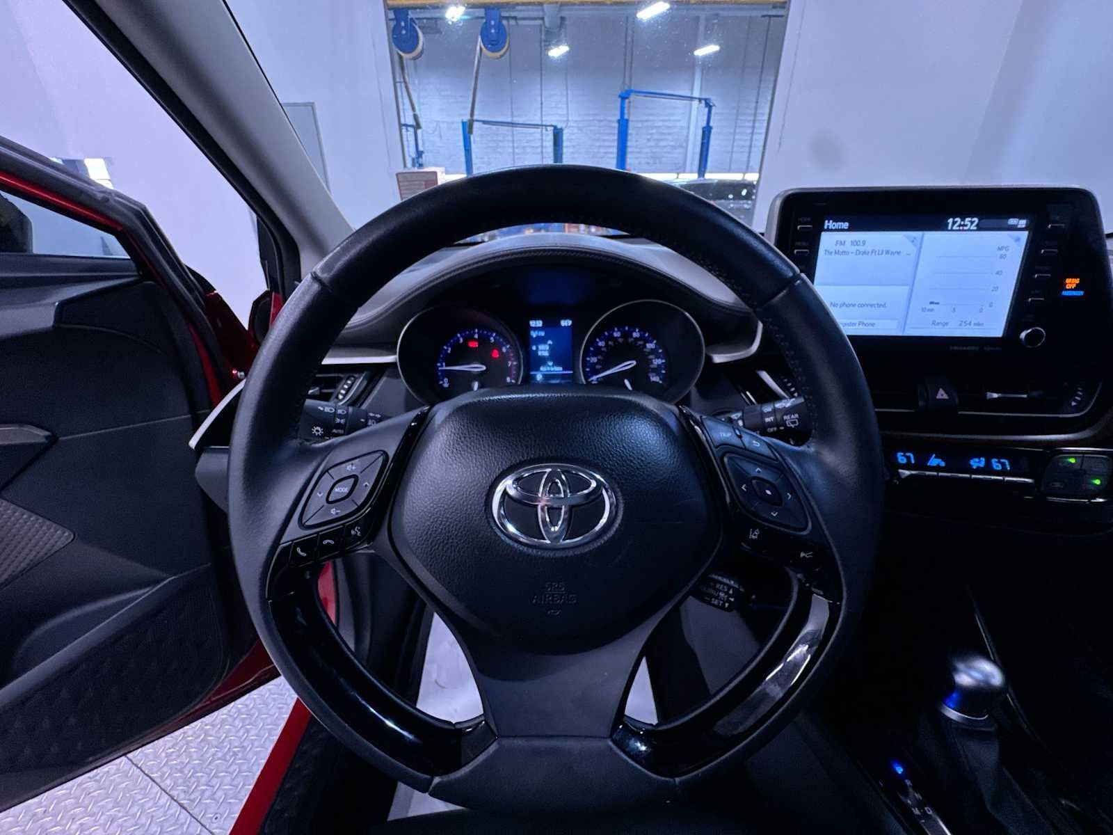 Used 2021 Toyota C-HR Limited FWD image 15