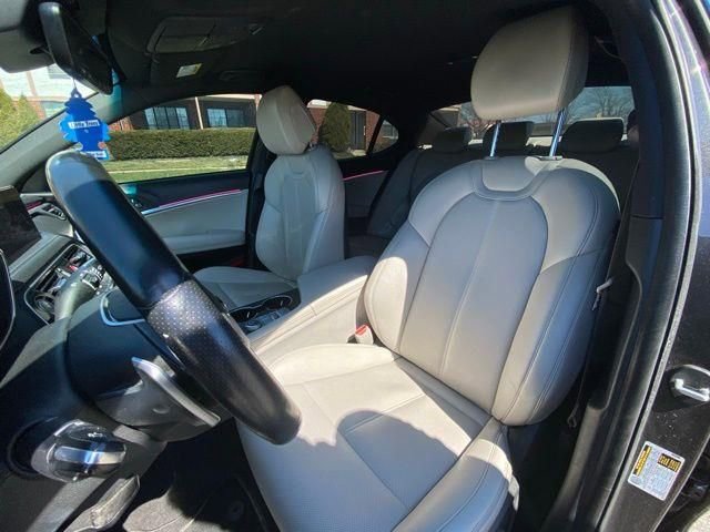 Used 2023 Genesis G70 2.0T image 17