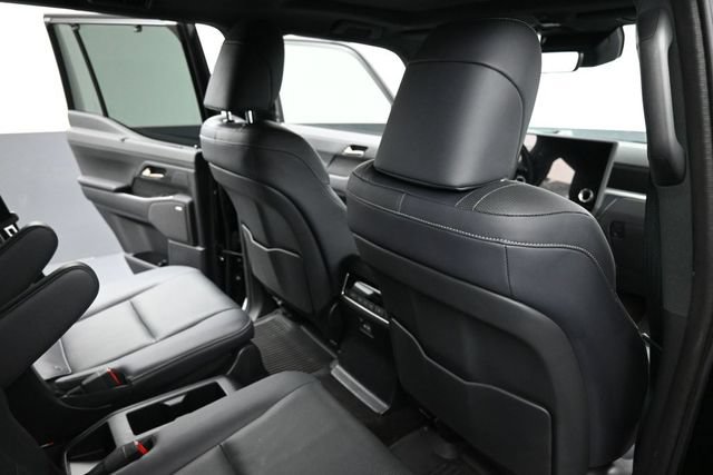 Used 2024 Lexus GX 550 w/ Accessory Package (Z1) AWD/4WD image 11