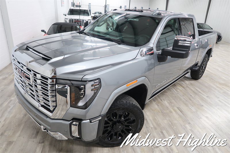 Used 2025 GMC Sierra 2500 Denali w/ Denali Reserve Package AWD/4WD image 2