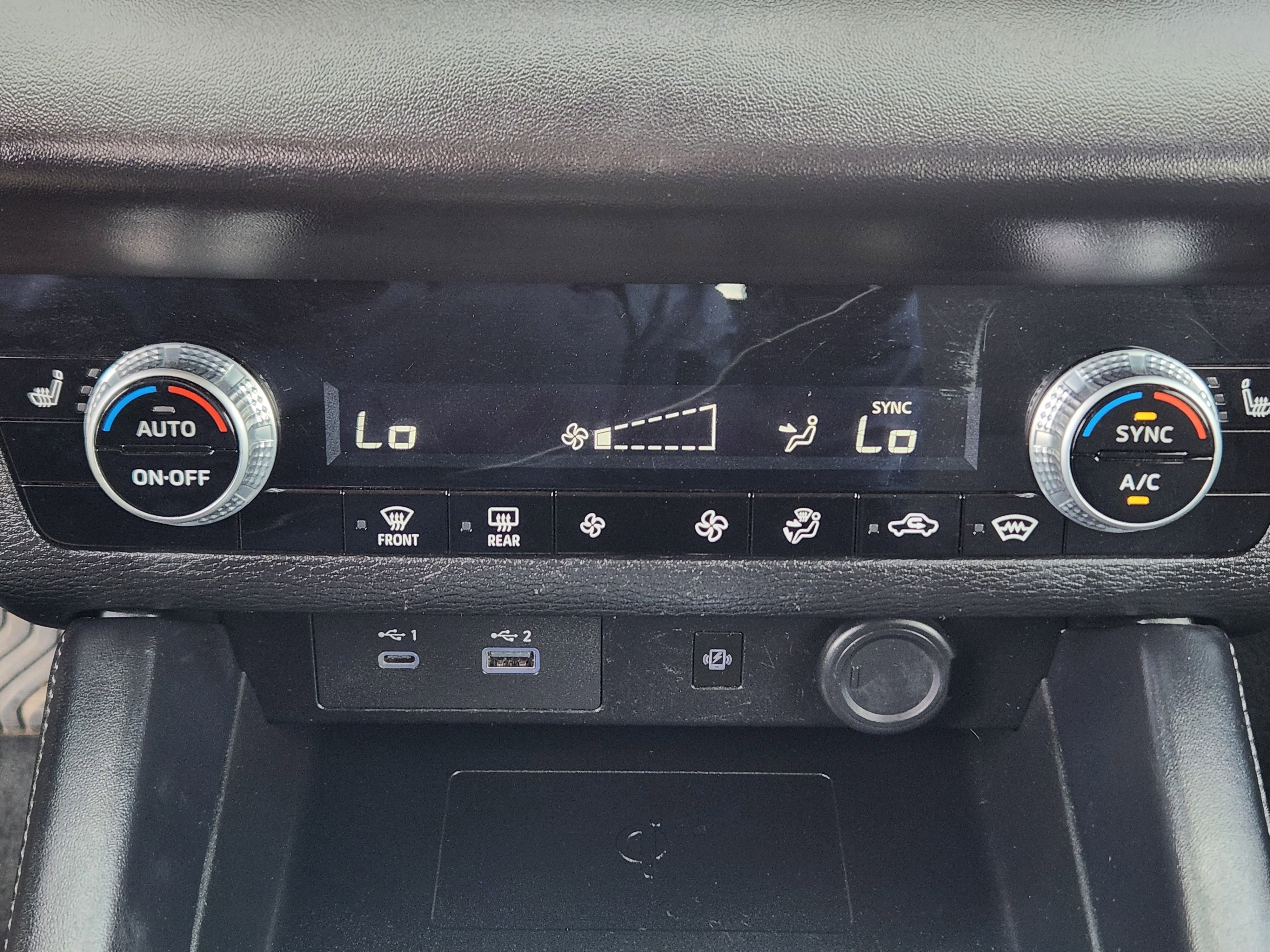 Used 2024 Mitsubishi Outlander SE AWD/4WD image 14