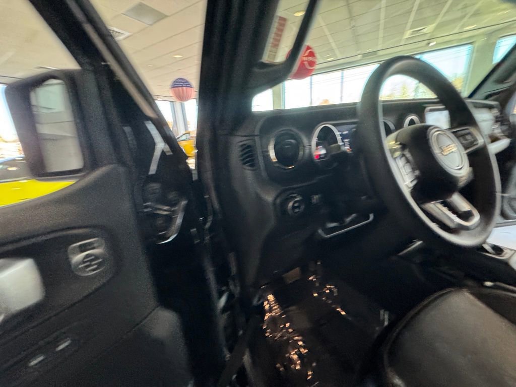 Used 2023 Jeep Gladiator Overland image 21