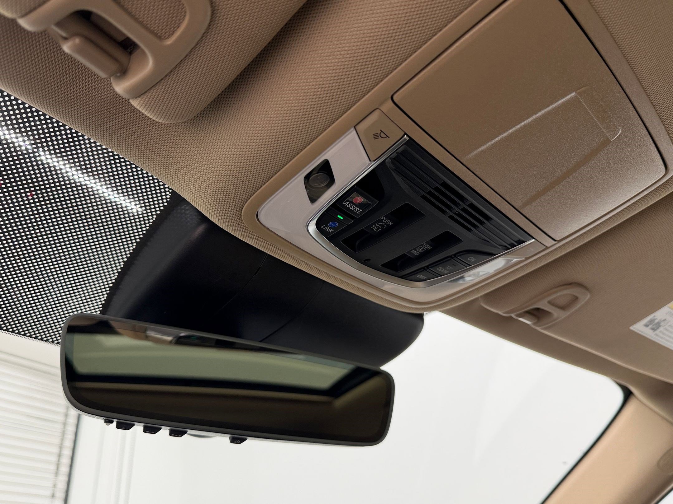 Used 2024 Acura RDX SH-AWD w/ Technology Package image 18