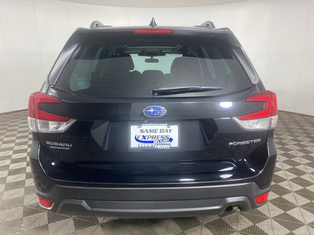 Used 2023 Subaru Forester Premium image 6