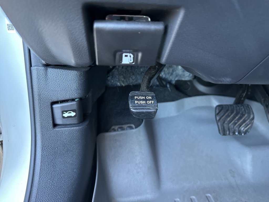 Used 2024 Nissan Altima 2.5 SV image 12