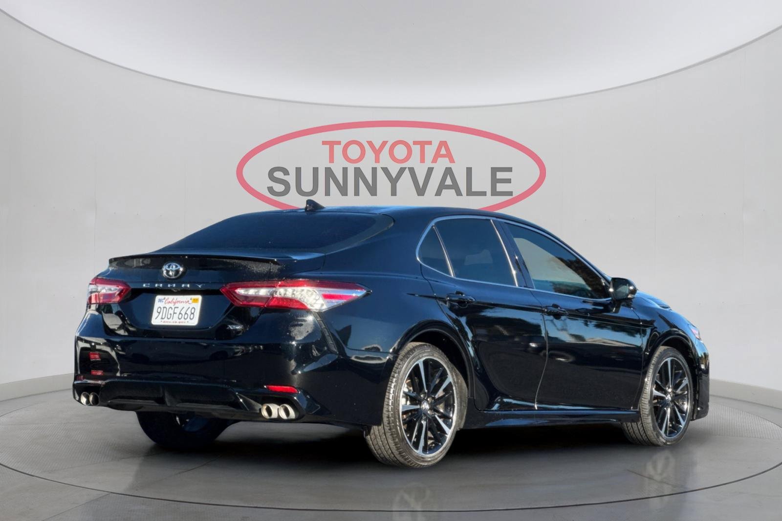 Used 2020 Toyota Camry XSE image 3