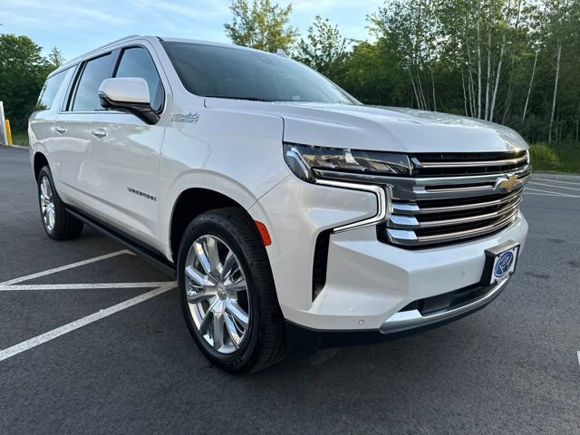 Used 2022 Chevrolet Suburban High Country AWD/4WD image 7