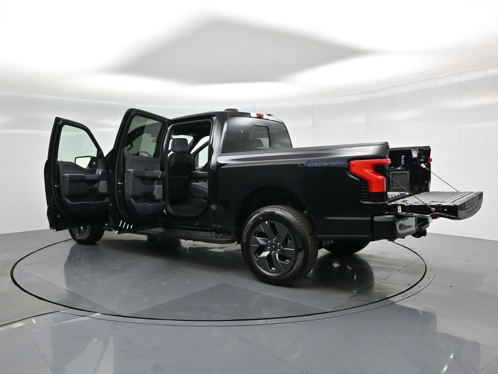 New 2025 Ford F150 Lightning Lariat image 34