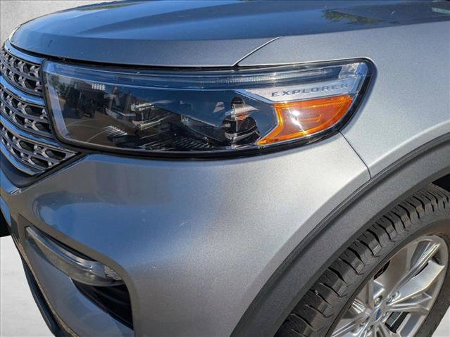 Used 2022 Ford Explorer Limited AWD/4WD image 9