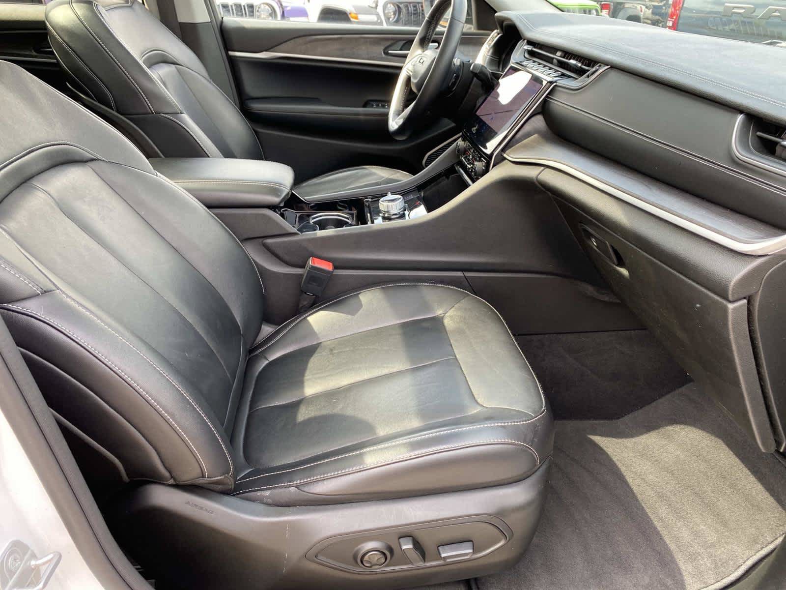 Used 2022 Jeep Grand Cherokee Limited AWD/4WD image 24