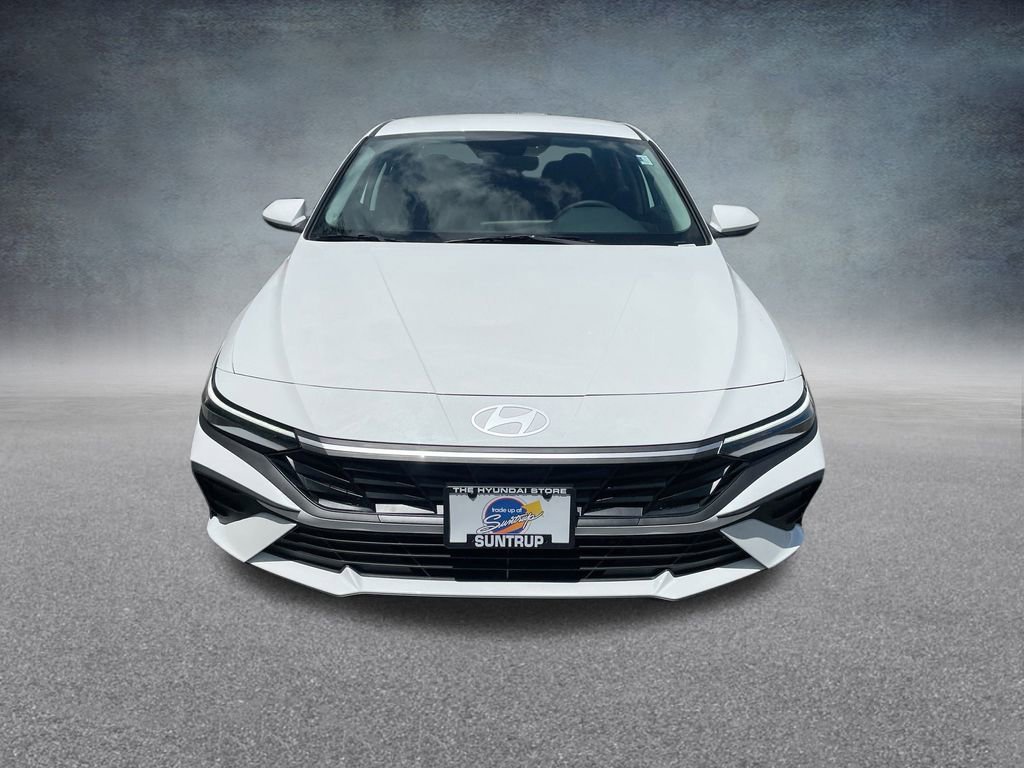 Used 2025 Hyundai Elantra Blue image 36