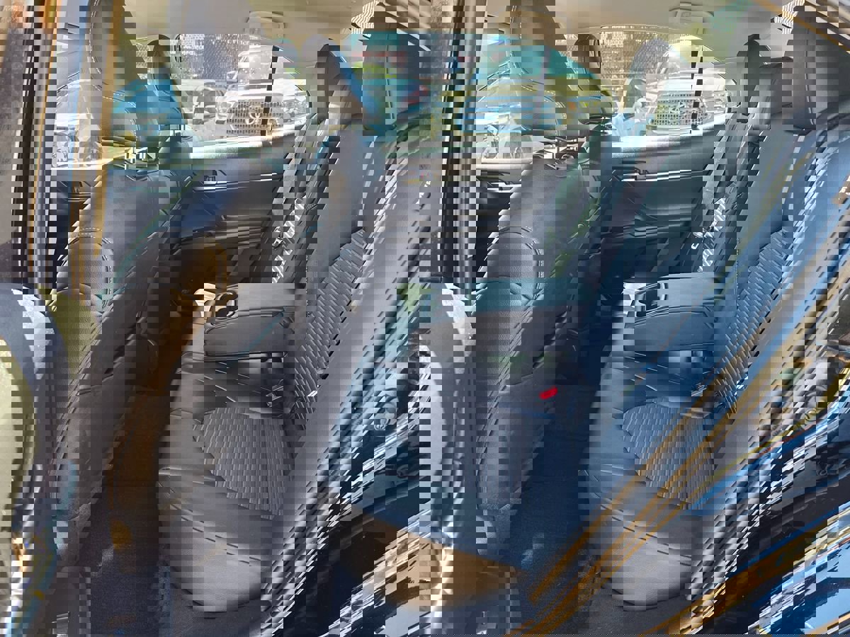 Used 2020 Toyota Camry SE w/ Convenience Package image 20