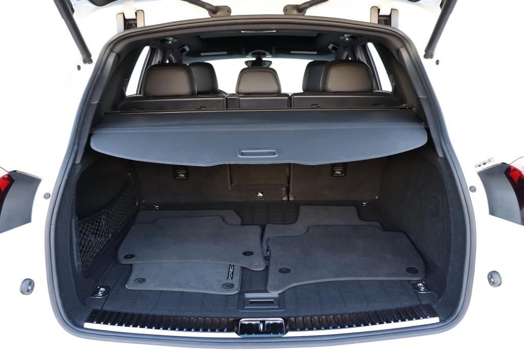 Used 2018 Porsche Cayenne S image 24