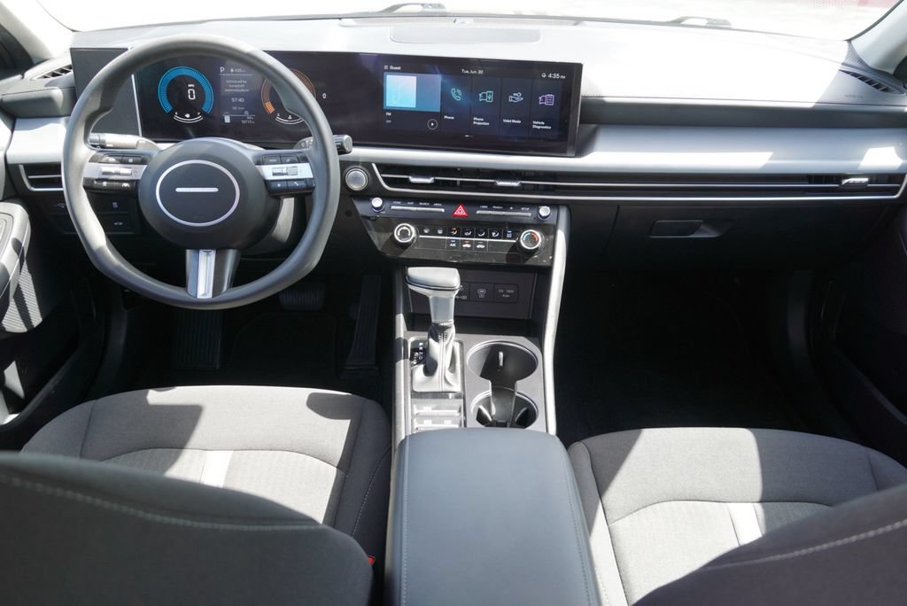 Used 2025 Hyundai Sonata SE FWD image 11