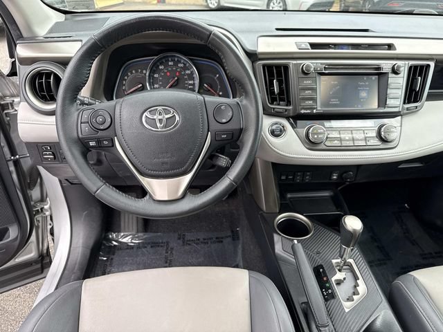 Used 2015 Toyota RAV4 Limited AWD/4WD image 18