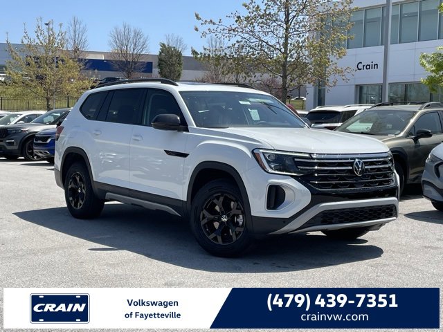 New 2025 Volkswagen Atlas Peak Edition SE image 1