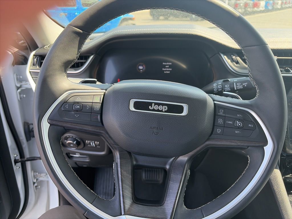 Certified 2023 Jeep Grand Cherokee L Limited AWD/4WD image 26
