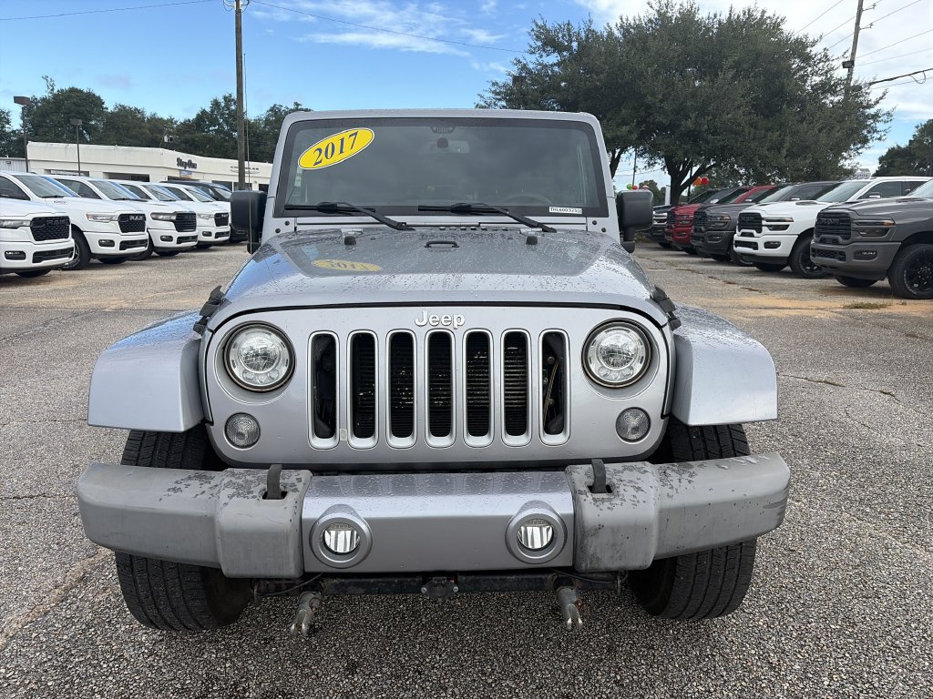 Used 2017 Jeep Wrangler Unlimited Sahara w/ Connectivity Group AWD/4WD image 9