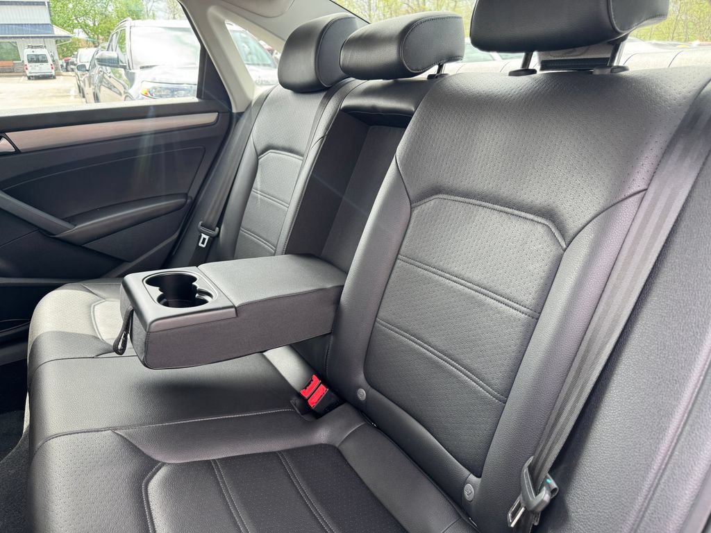 Used 2014 Volkswagen Passat 2.5 SE FWD image 30