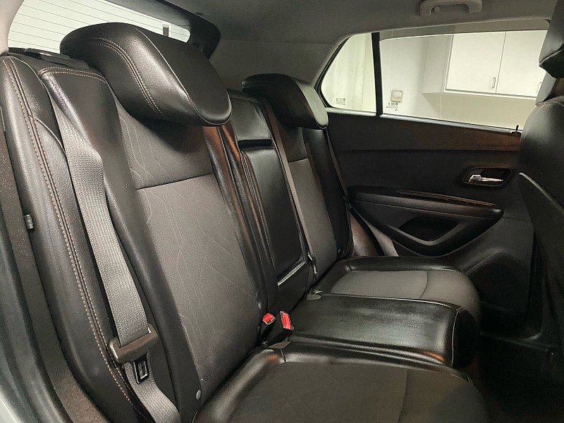 Used 2019 Chevrolet Trax LT w/ LT Convenience Package AWD/4WD image 13