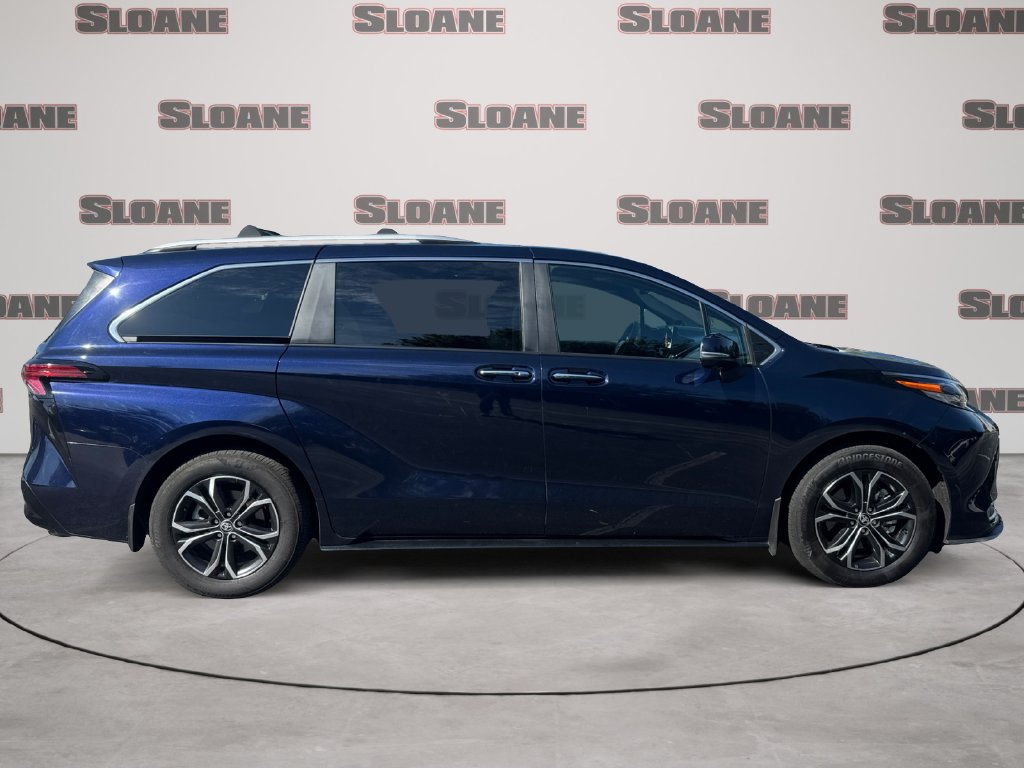 Used 2026 Toyota Sienna Platinum AWD/4WD image 6